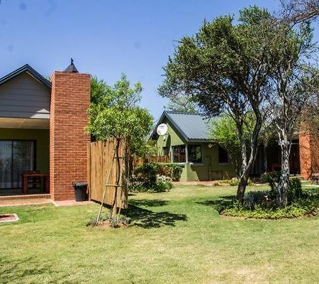 Chameleon Bush Lodge Hammanskraal Eksteriør billede