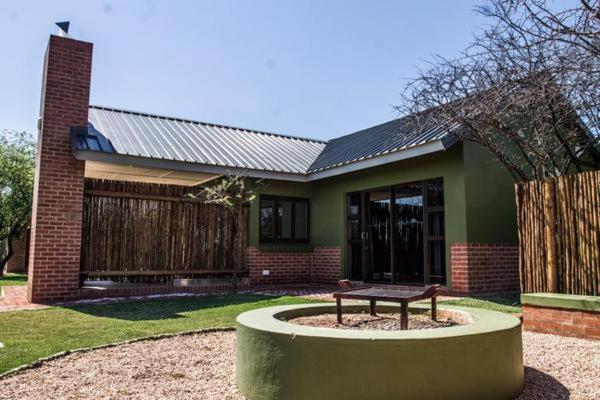 Chameleon Bush Lodge Hammanskraal Eksteriør billede